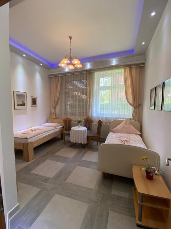 Gelsenkirchen Am Floez Hotel ภายนอก รูปภาพ