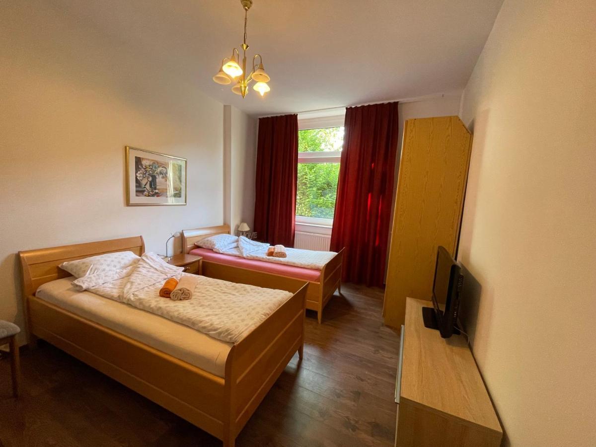 Gelsenkirchen Am Floez Hotel ภายนอก รูปภาพ
